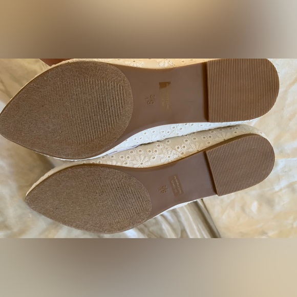 NWOT White embroidered flats - Picture 6 of 7
